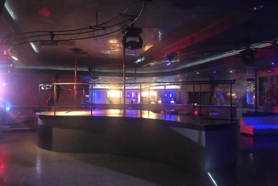 Veneto lap dance Baby dolls Quarte solo