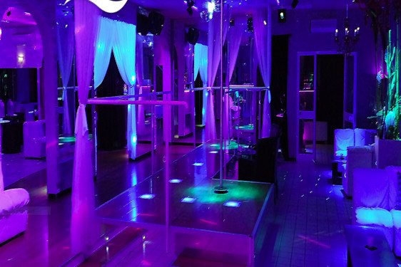 Veneto Night Club lap dance Cenerentola Fara vicentino