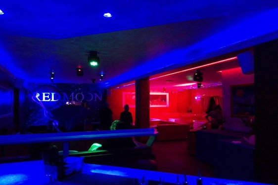 Red Moon Lap dance Vedano all ambro night clubs lombardia