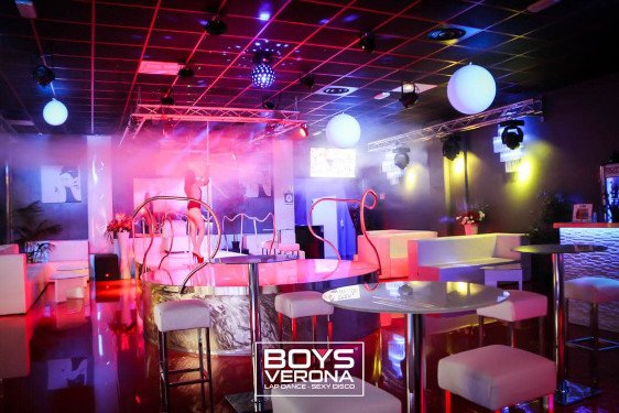 Lap Dance Boys Verona veneto Night Clubs Veneto Italia Locali notturni Veneto