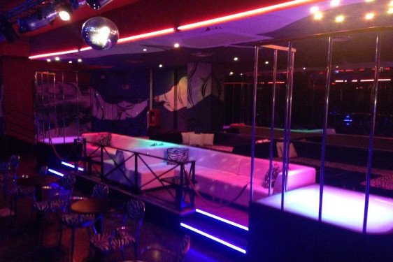 Show girl Night Clubs Trentino Lap Dance Bolzano Locali notturni Trentino