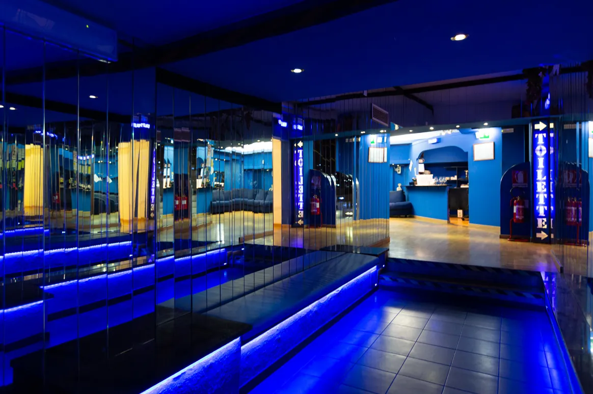 blueeyes blueeyes lap dance Milano