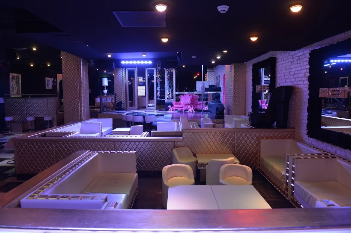 Lavoro-pepenero-lap-dance-Milano