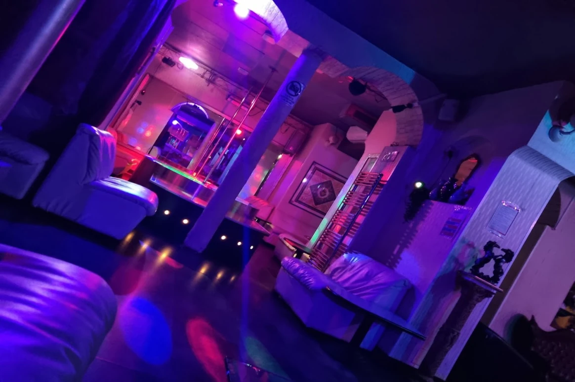 sixtysenseMilanolapdance