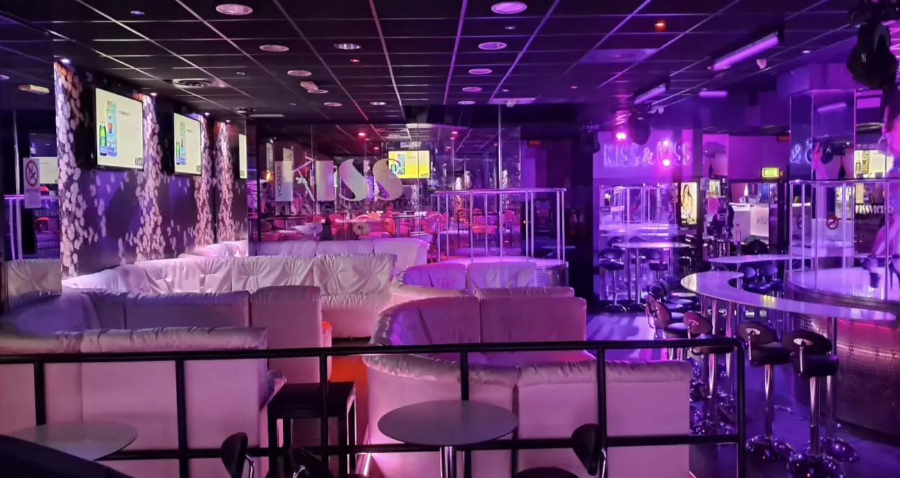 Kiss vicenza21 Night Clubs Vicenza Lap Dance