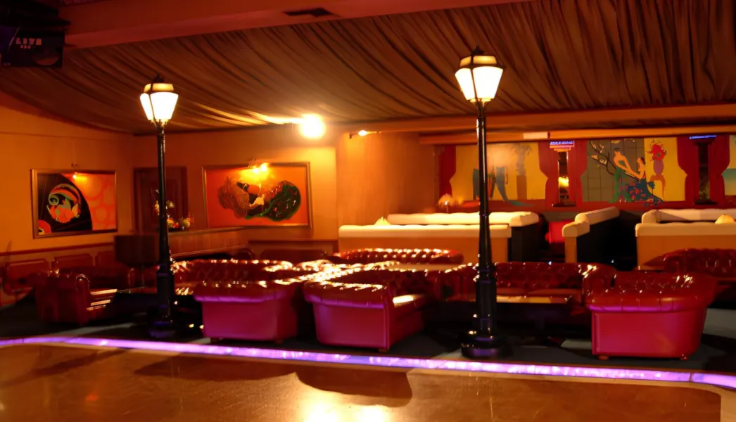 Lavoro al Night Club Ape Regina a Carpi con night-clubs.it