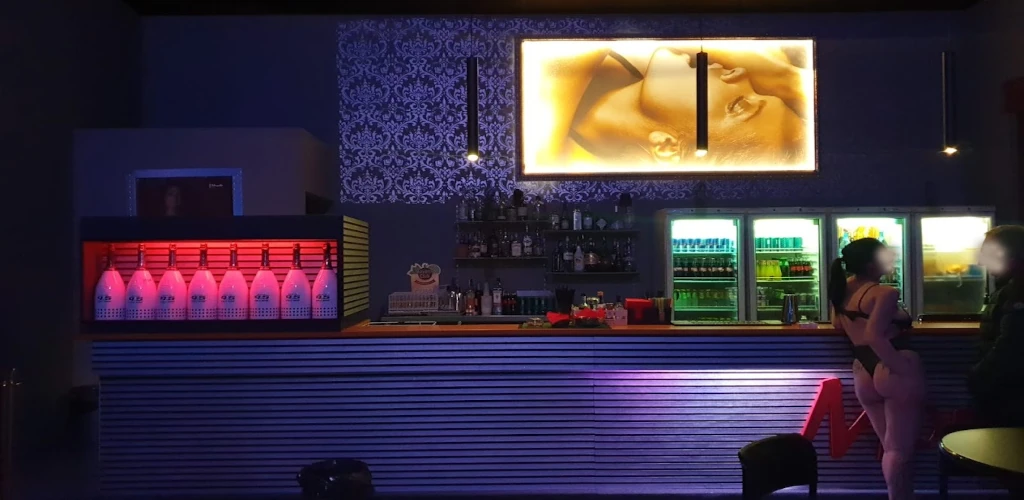 Monella Lap Dance lavoro Emilia Romagna