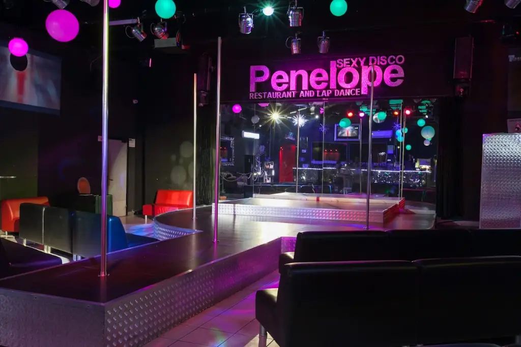 Penelope Sexy Disco Pontedera Lavoro Lap dance toscana locali notturni