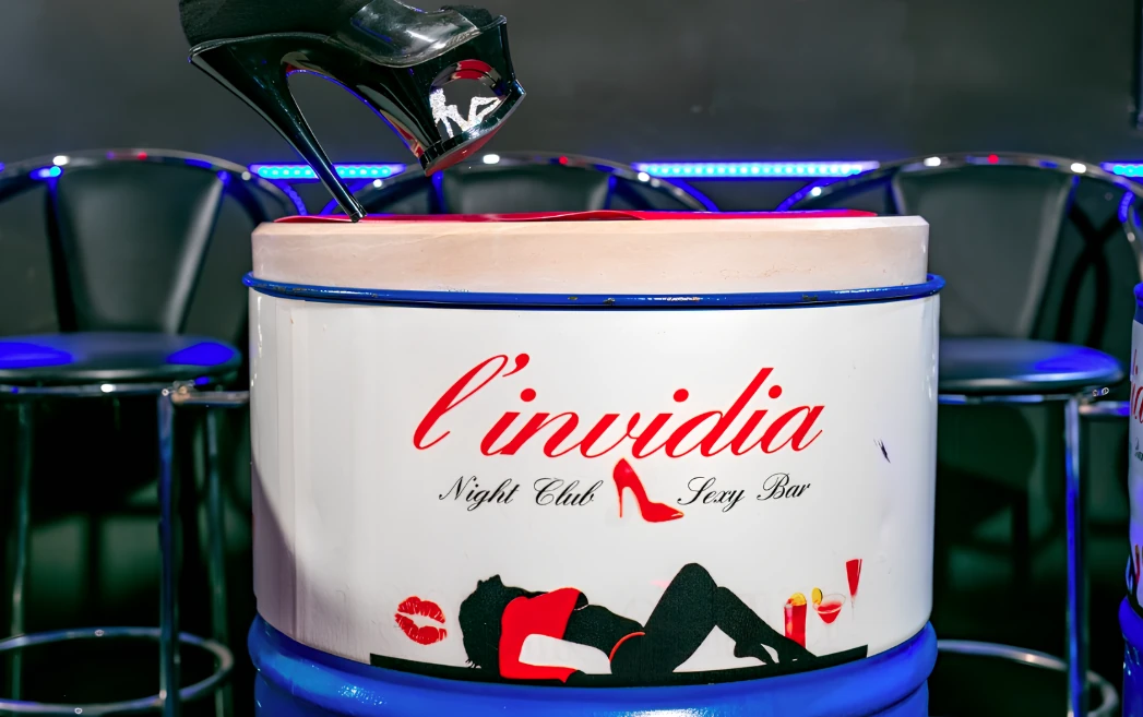 Invidia Lap Dance Trani Lavoro con night-clubs.it locali notturni italiani