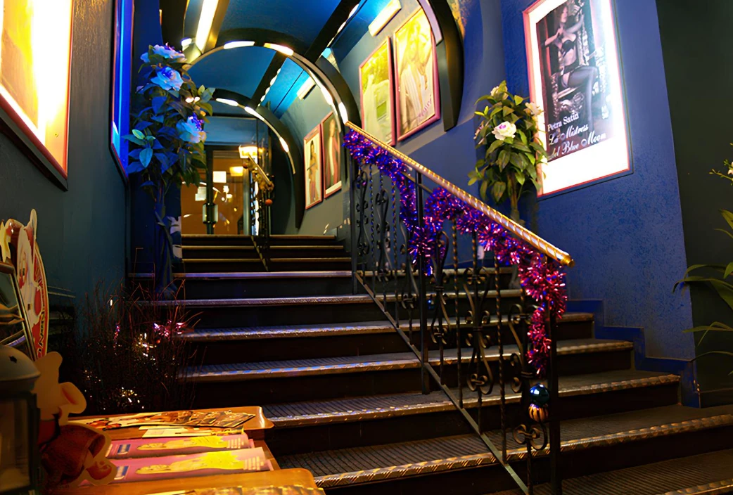 Blue Moon Lap Dance Roma Lavoro Con night-clubs.it