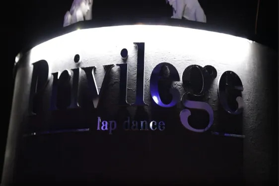 Locali notturni Italiani lap dance con night-clubs.it
