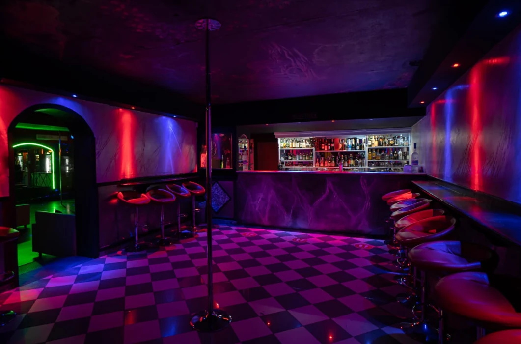 Hospitone locale notturno ad Olbia