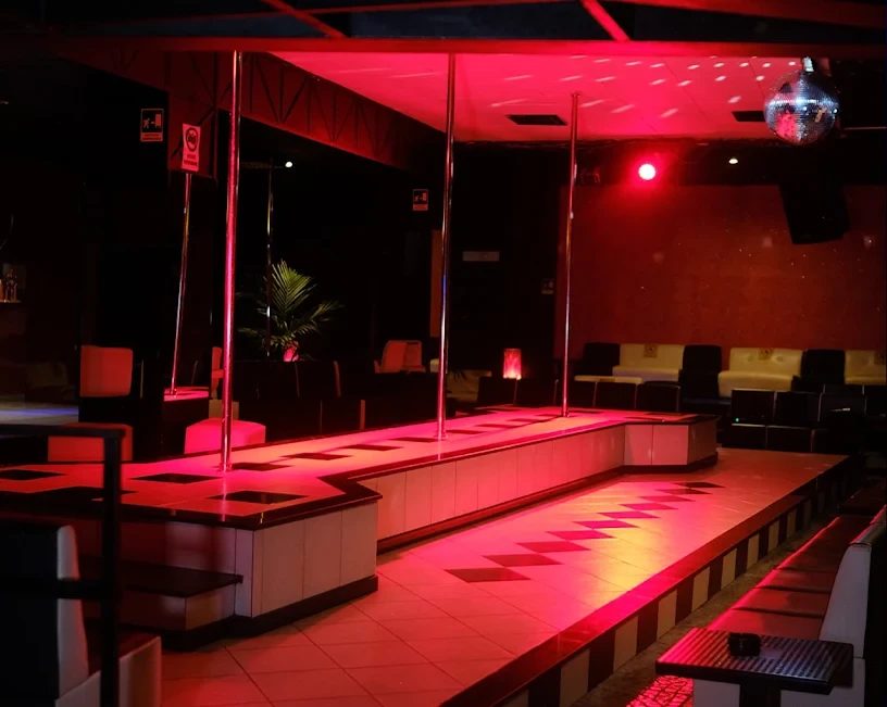 Platinum lap Dance Catania lavoro